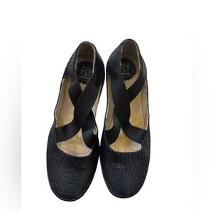 Fly London Black Leather Wedges - Snake Embossed Detail - Like New! Size 38/7.5